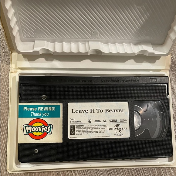 EUC “Leave It to Beaver” VHS movie version of an American television sitcom show - Picture 6 of 6